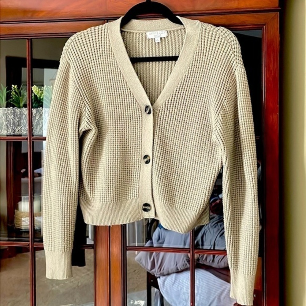 Warm & Cozy Brand sweater, size large. Dried sage color.